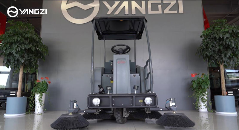 用于停車場(chǎng)的工業(yè)清掃車 用于停車場(chǎng)的工業(yè)清掃車